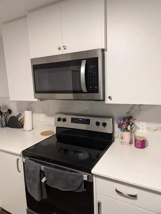 Charming Basement Suite In A Quiet Neighborhood Calgary Apartment